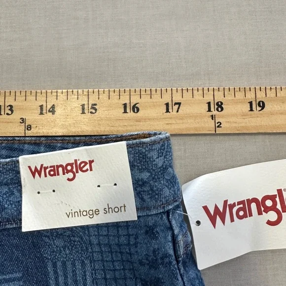 Wrangler Women's 12 Vintage Short Blue Patchwork Star Print Denim Shorts - Picture 3 of 8